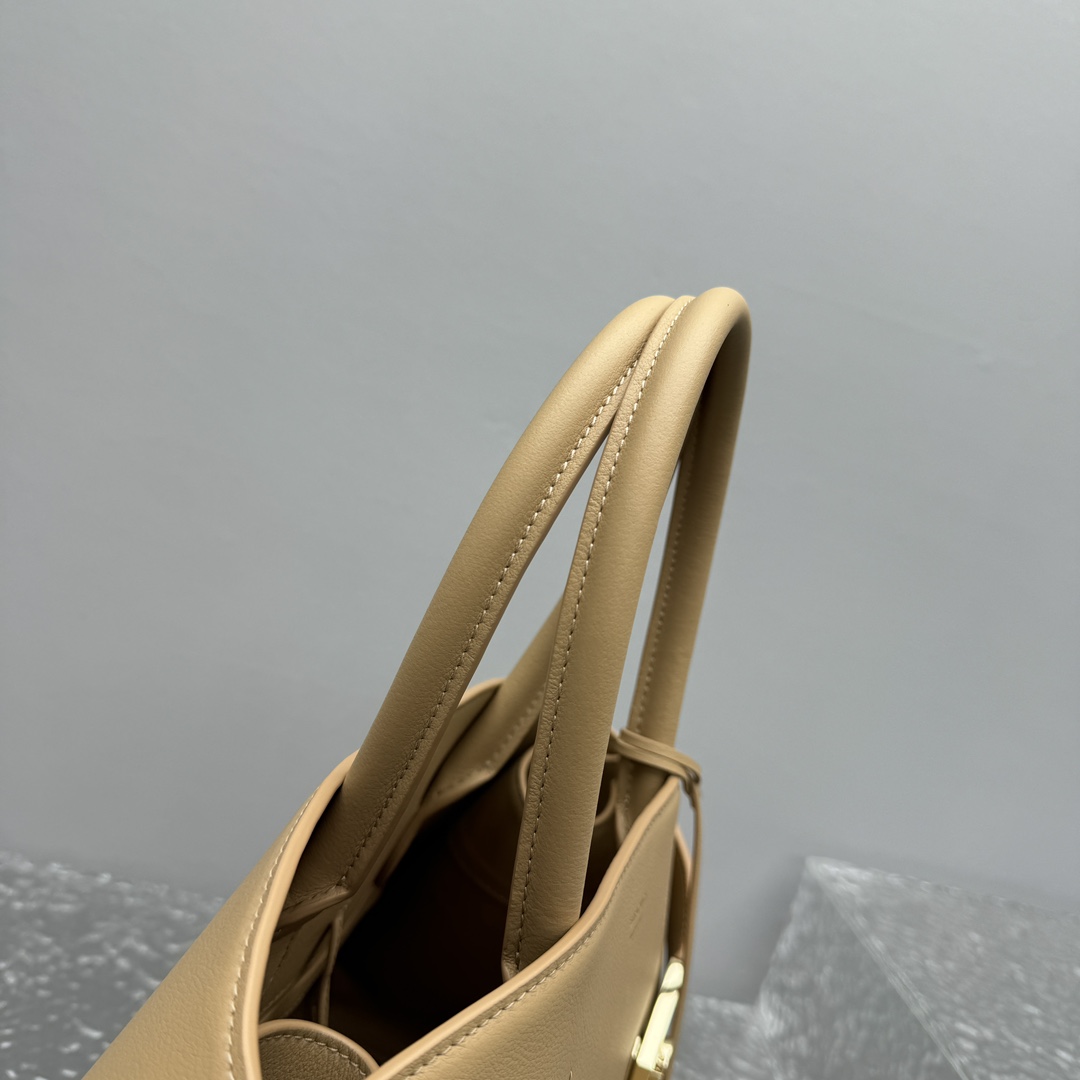 Ferragamo Top-handle Bag-32*22*14CM