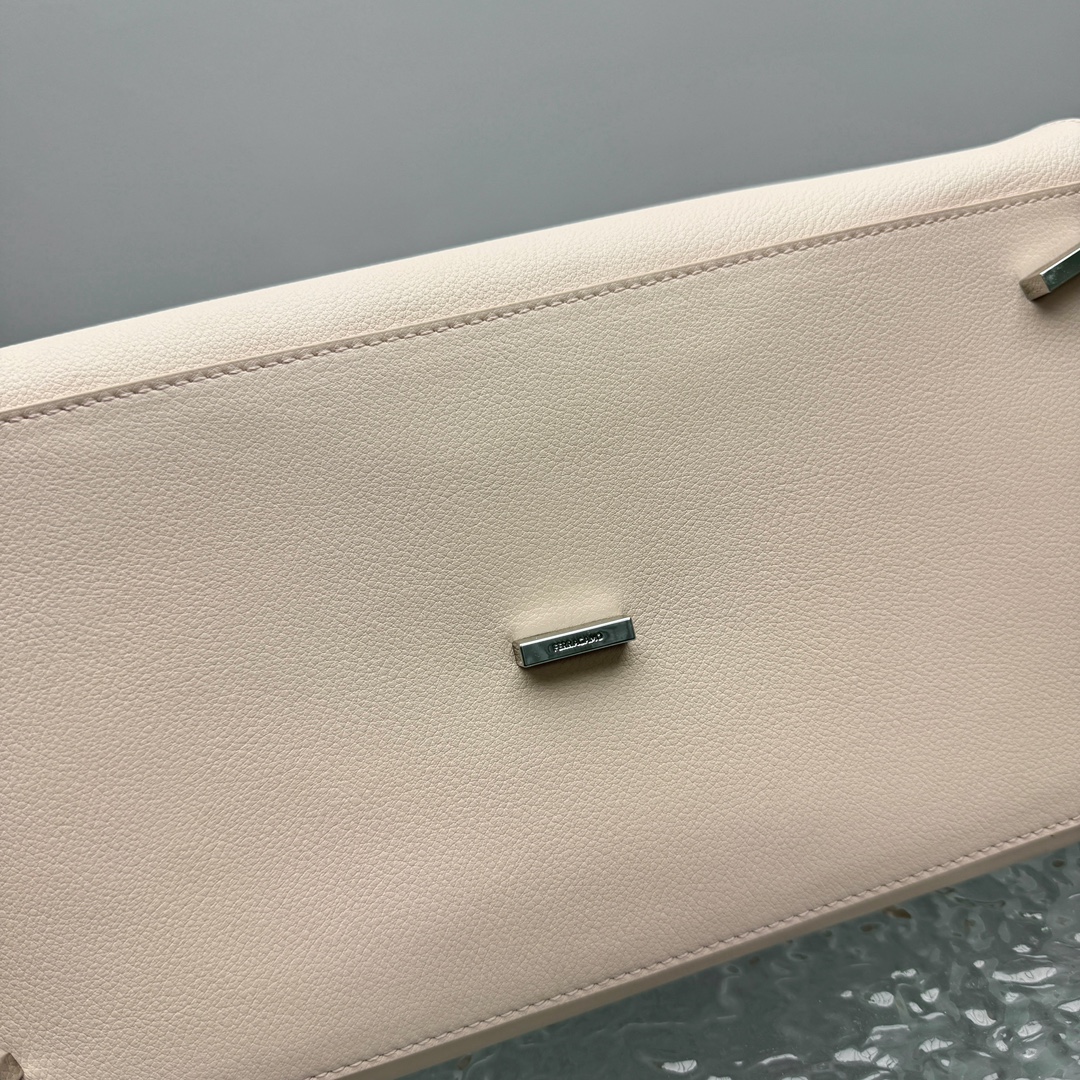 Ferragamo Top-handle Bag-32*22*14CM