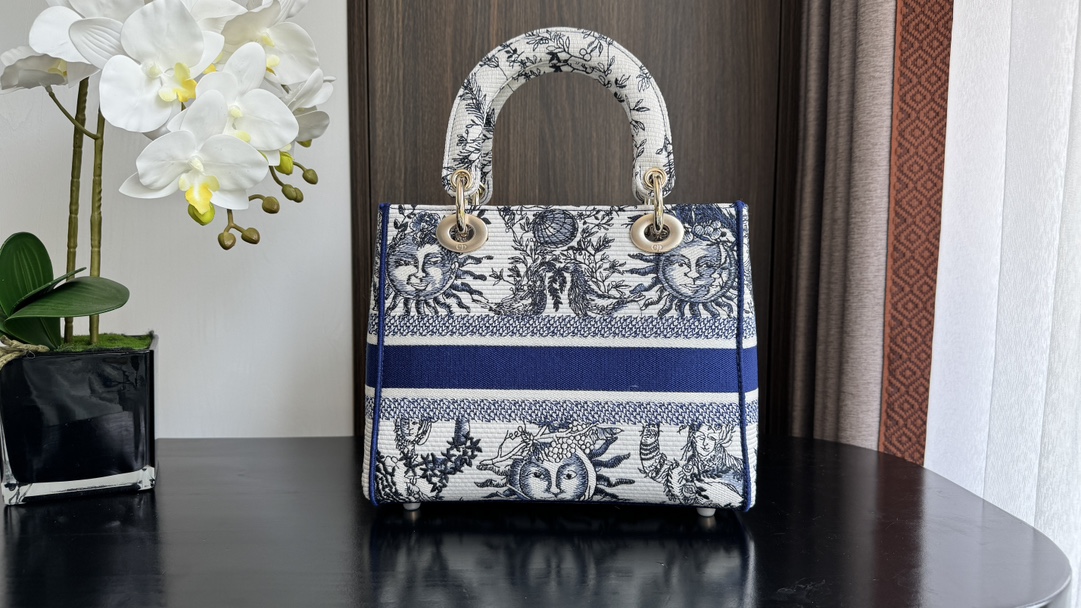lady D*or handle bag-24cm