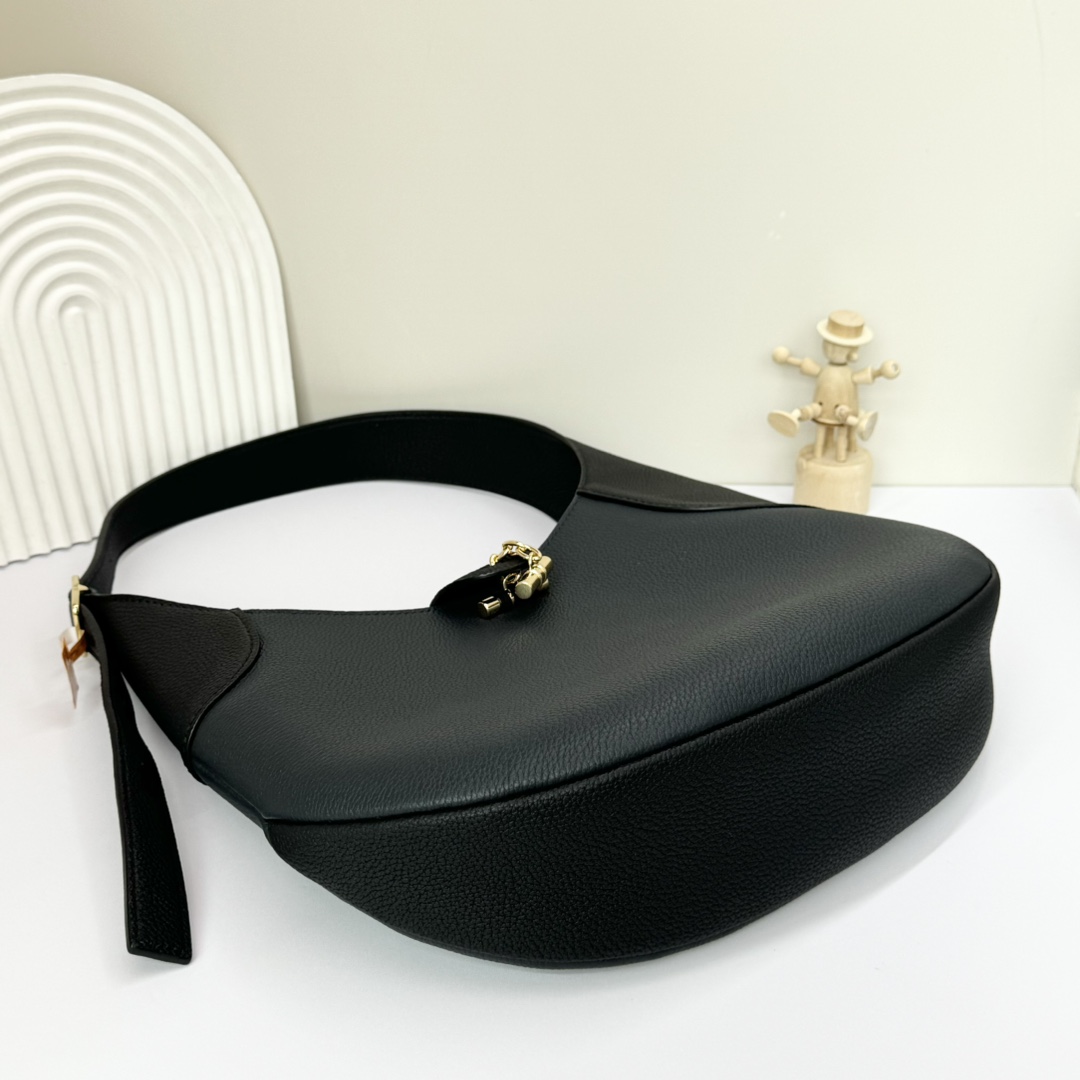 L0r0 P1ana bobbin bag-32*7*21cm