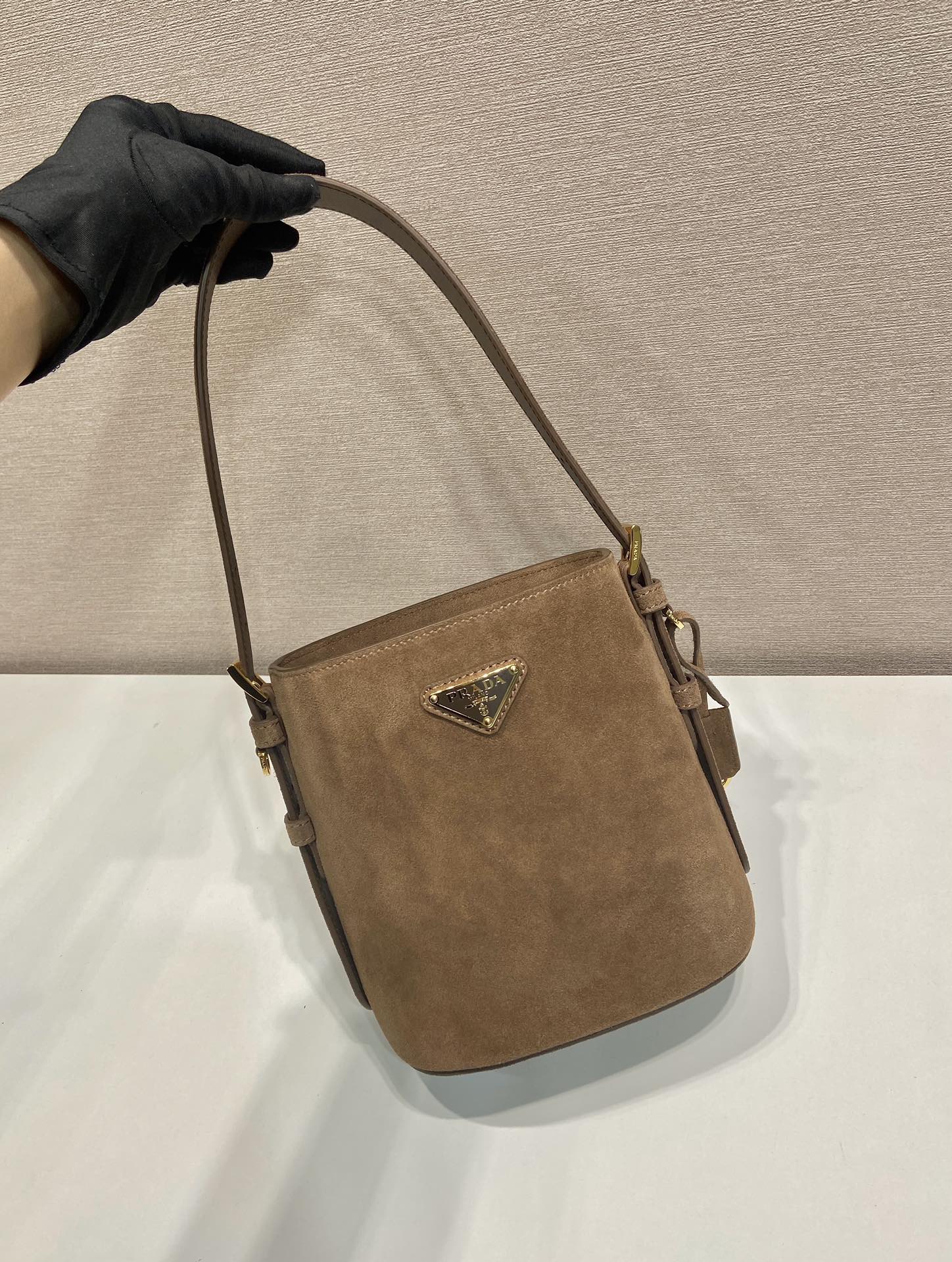 Pra*a cinnamon suede mini bucket bag-1be078a-31*18*10cm