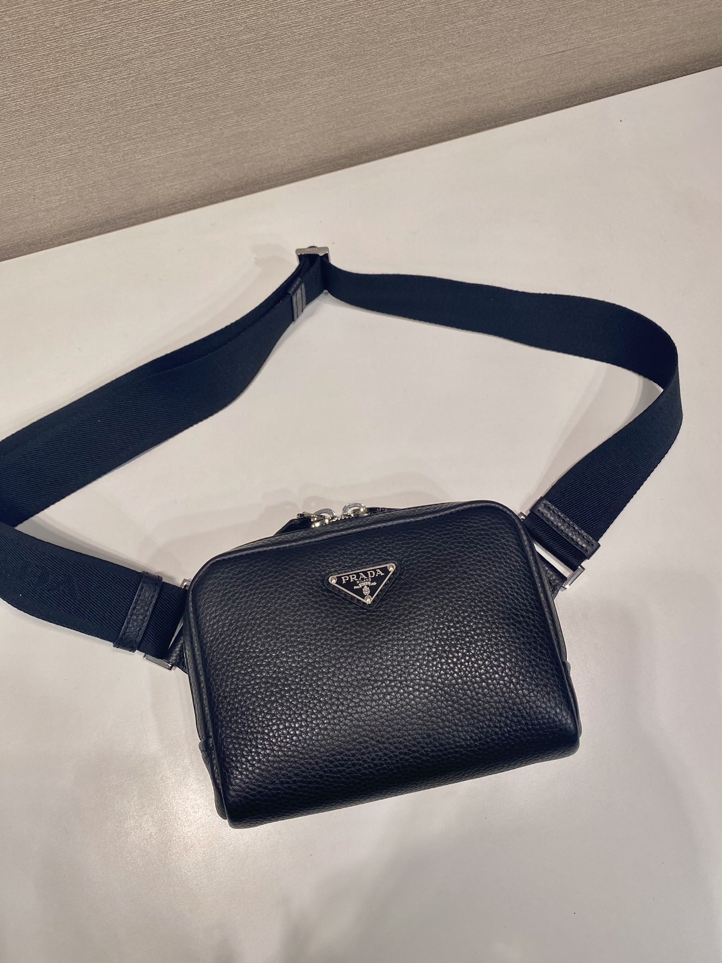 Pra*a Pra*a leather shoulder bag-2vh184-19.5*13.5*6cm