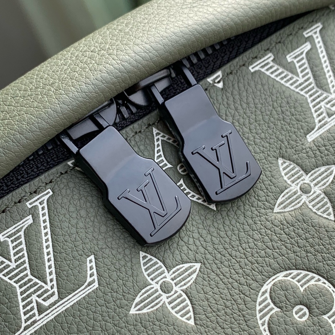 l0vis Vvtt0n discovery bumbag-44 x 15 x 9cm