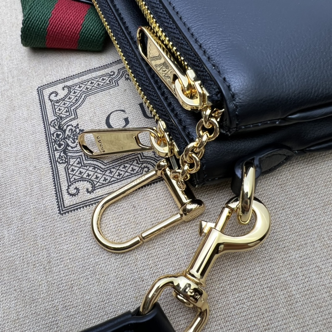 Gvc*1 handbags-20*13*2.5cm