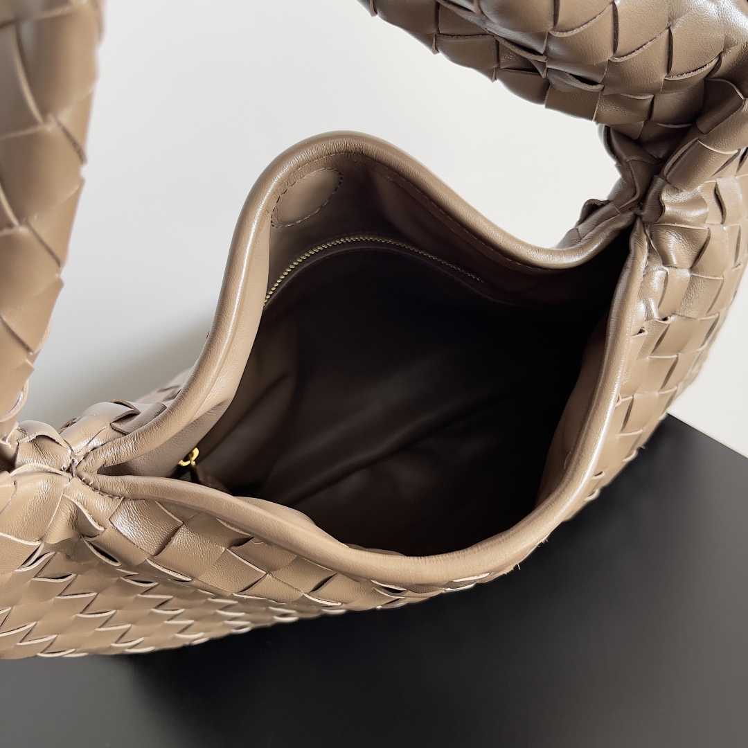 b0tt*ga Ven*ta hop bag-41*20*8cm
