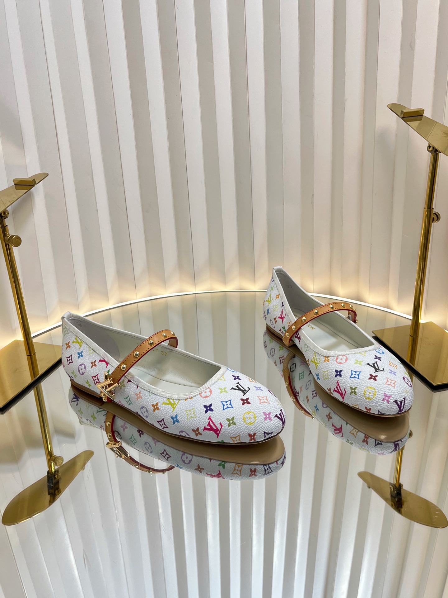 l0vis Vvtt0n romy flat ballerina takashi murakami white (women