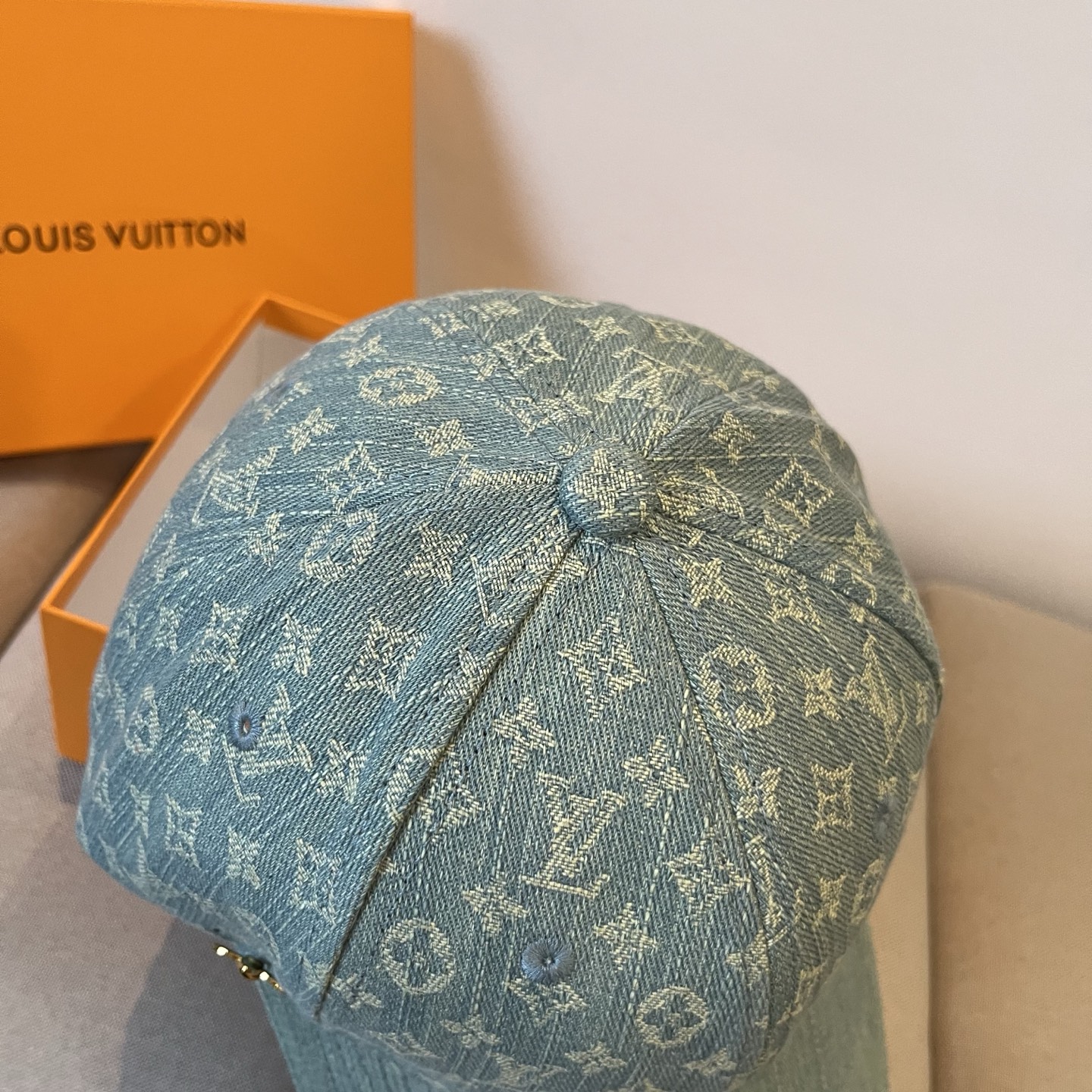 Lou*s Vu*tton Hats