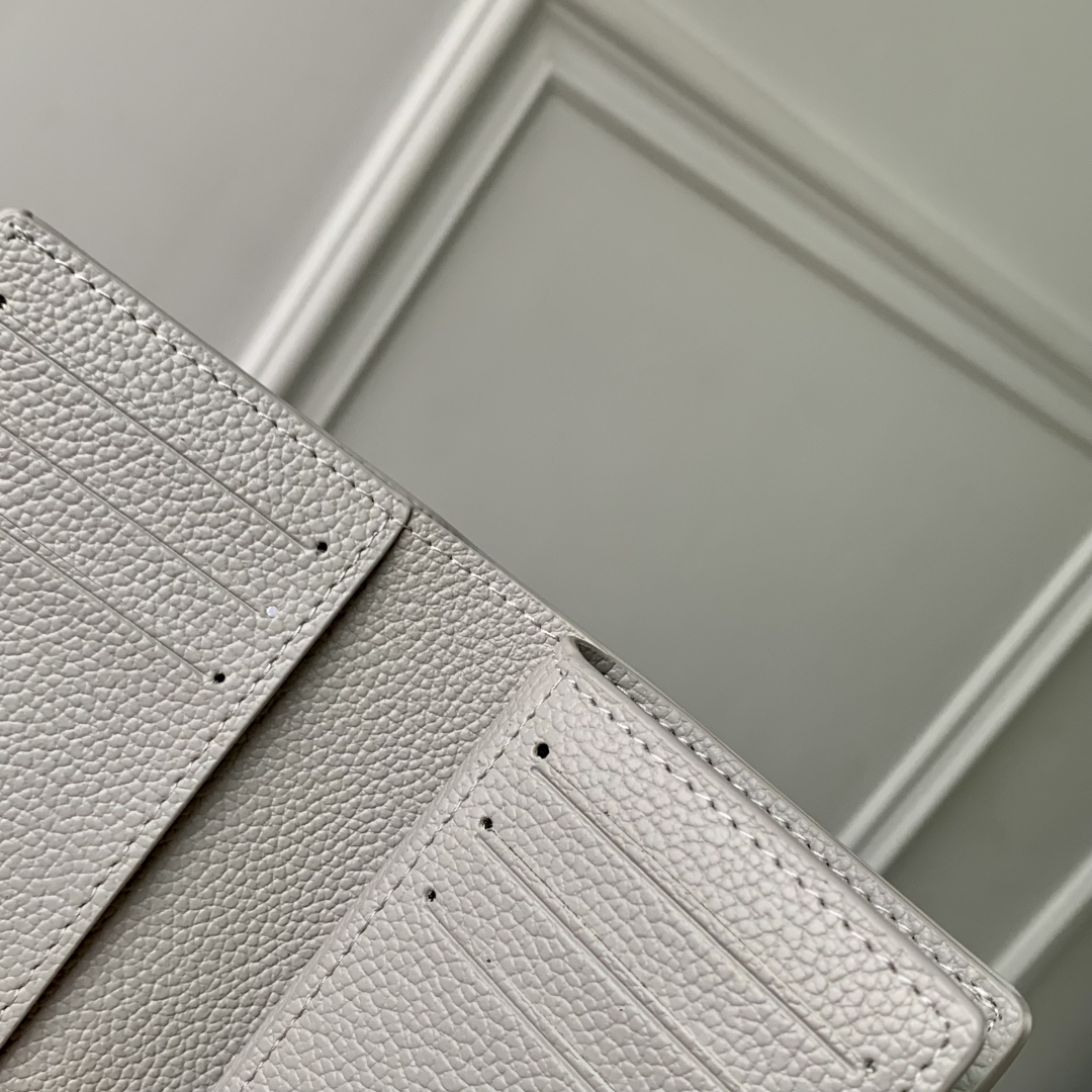 LV Milkieway Wallet-11 x 8.5 x 3.5CM
