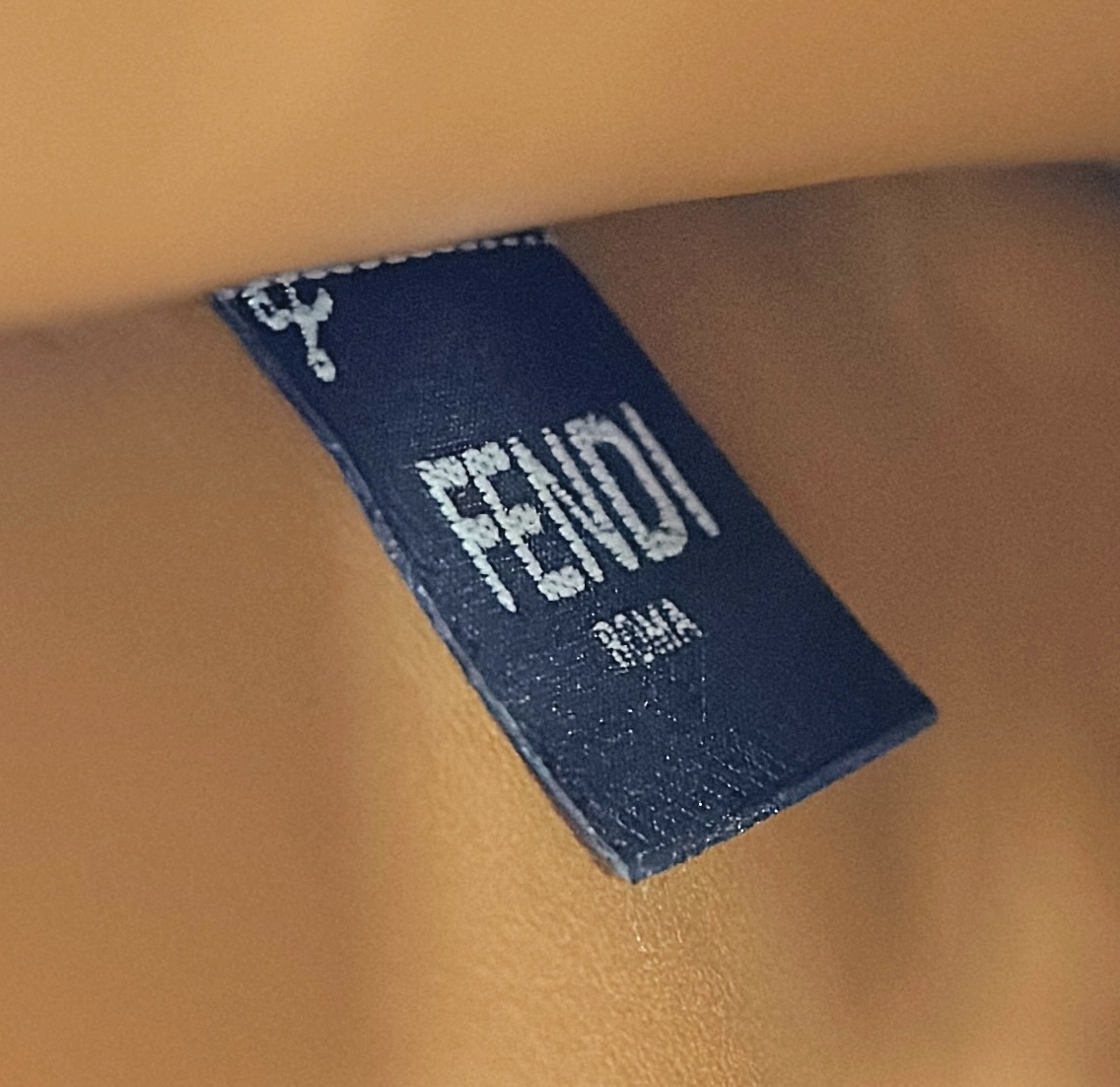 F**di peekaboo soft-33x10x25.5cm