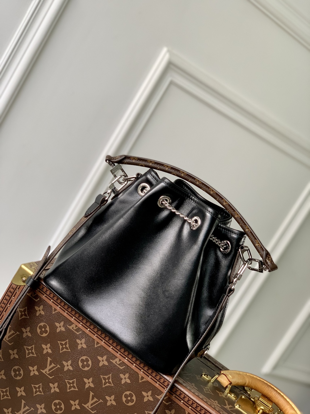 l0vis Vvtt0n no way vibe handbags -22.5 x 15.5 x 24cm