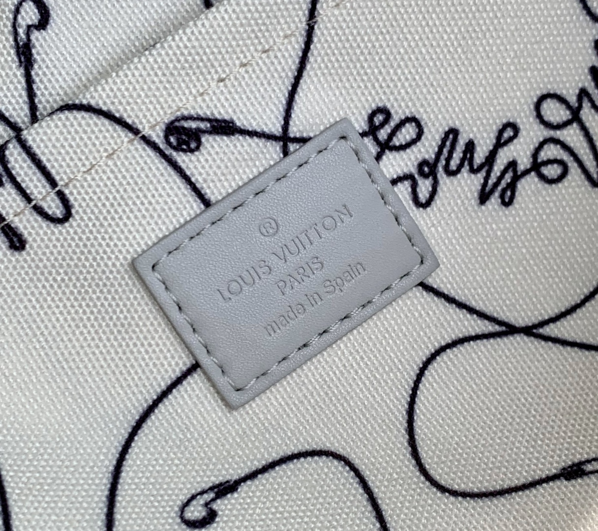 l0vis Vvtt0n nil bag m13897-25*17.5*11cm