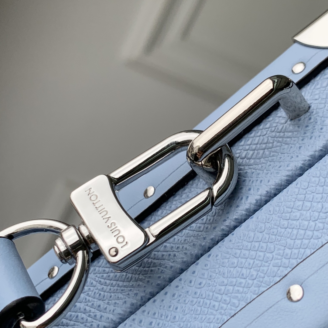 l0vis Vvtt0n wallet trunk taigarama -12.3 x 6 x 21.5cm