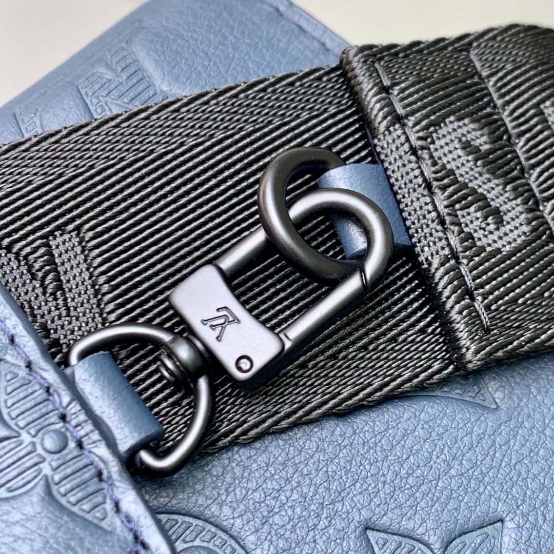 l0vis Vvtt0n m81115 gaston wearable wallet -22*14.5*4.5m