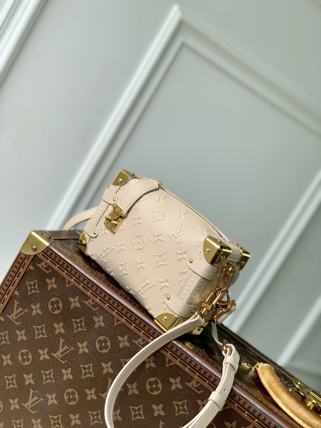 l0vis Vvtt0n side trunk pm-19 × 12.5 × 7.5cm