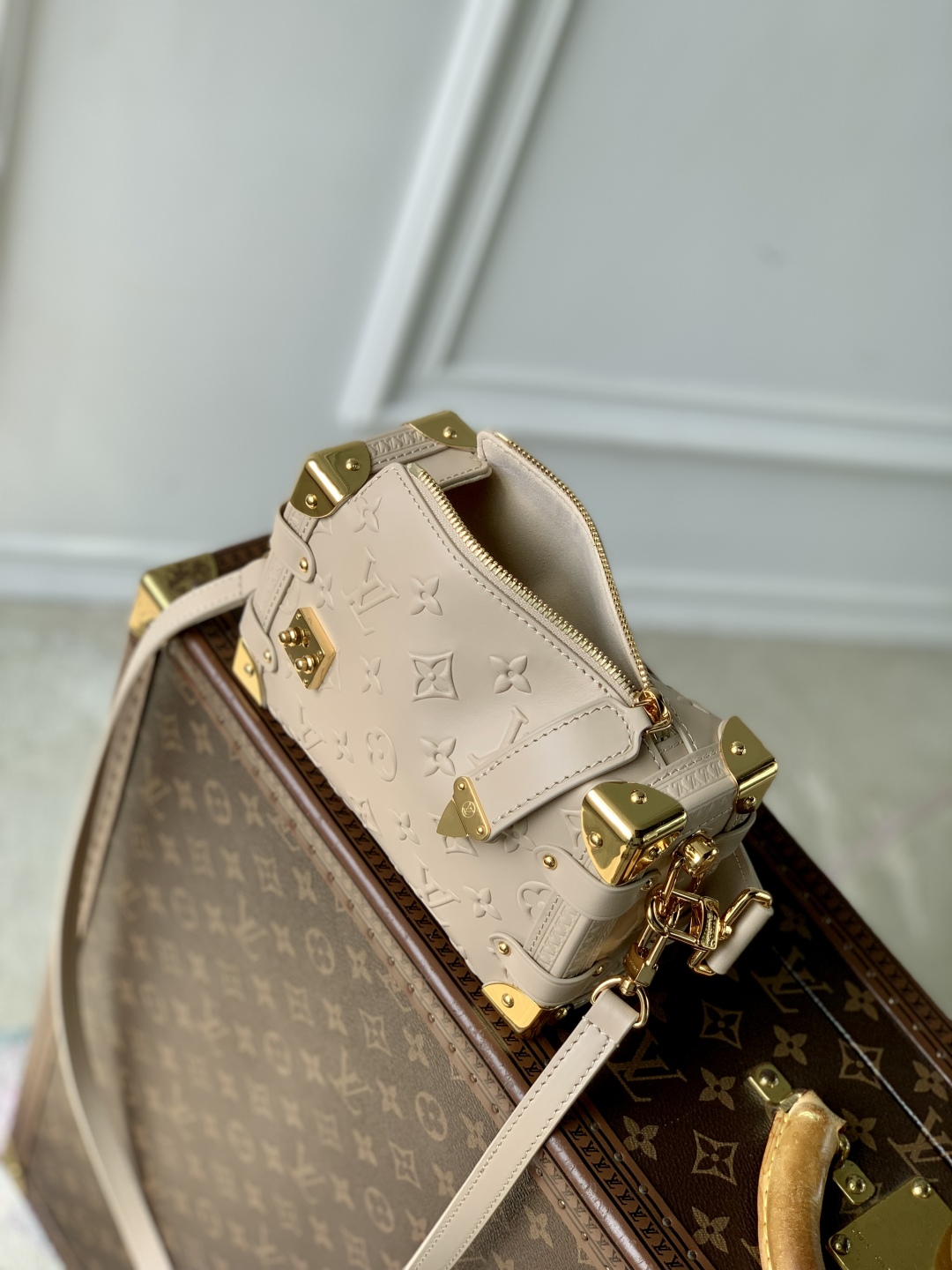 l0vis Vvtt0n side trunk pm-19 × 12.5 × 7.5cm