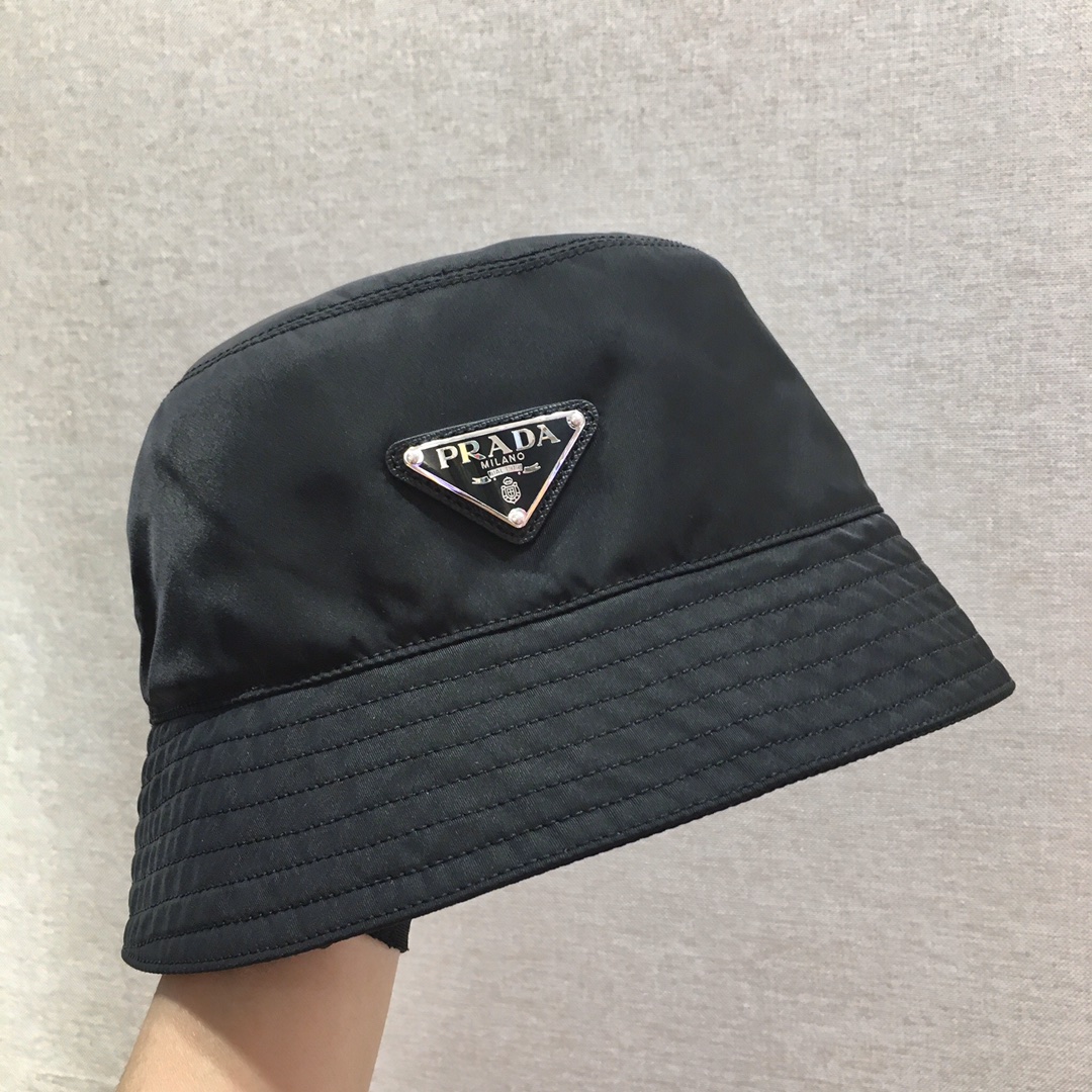 Pra*a hats