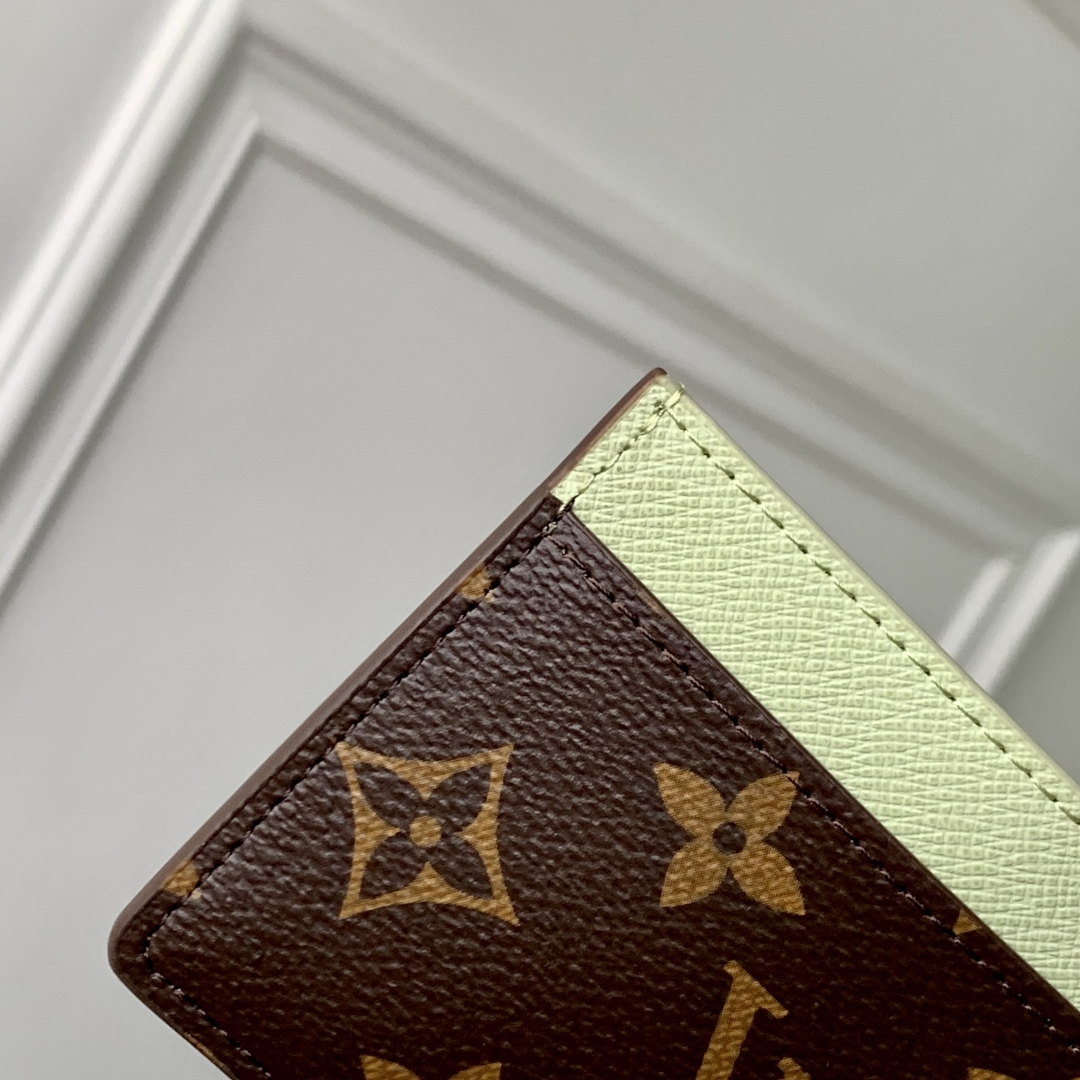 l0vis Vvtt0n cherry blossom wallet-7 x 0.5 x 11cm