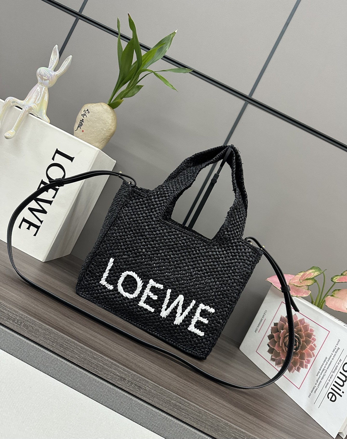 Lowee Raffia Font Tote Bag-24✕11✕19.5CM