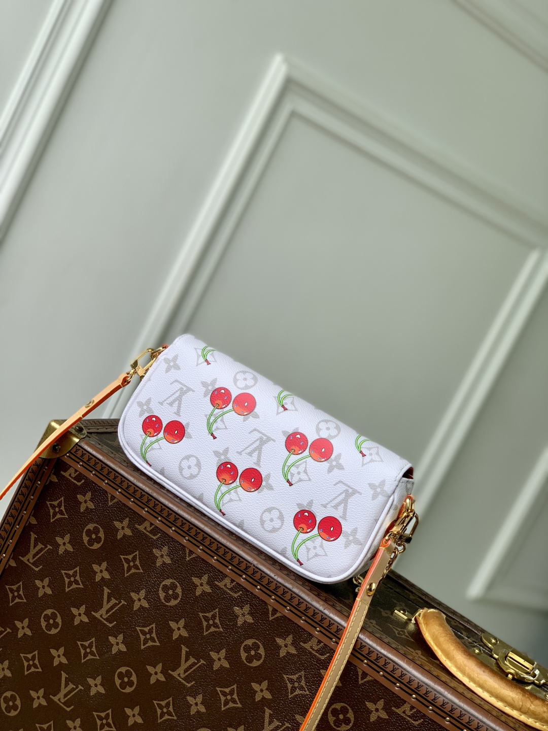 l0vis Vvtt0n wallet on chain ivy-23.5 x 12 x 4.3cm