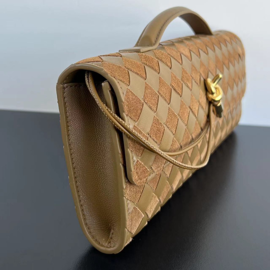 b0tt*ga Ven*ta clutch-31x13x3 cm