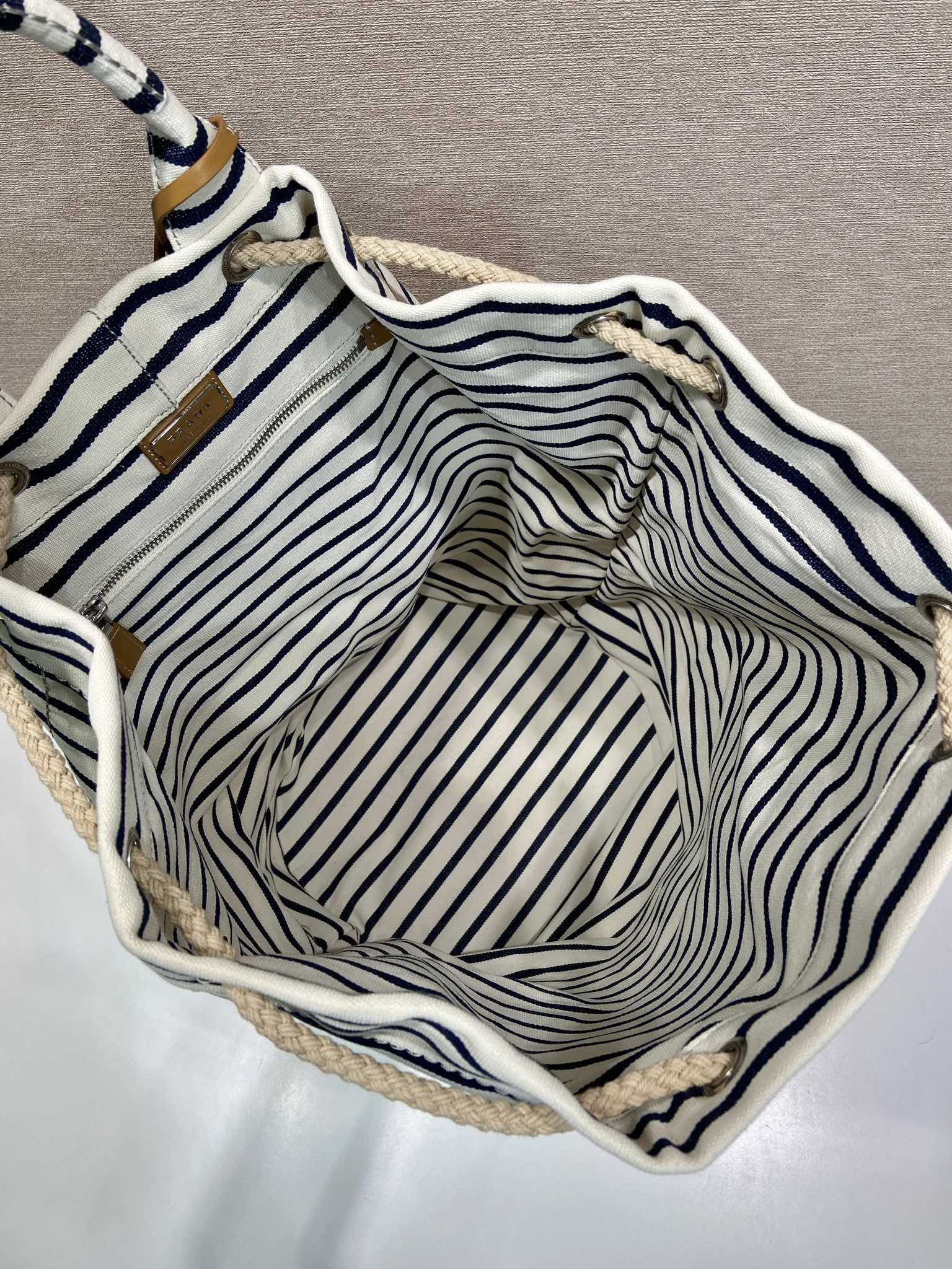 Pra*a 2vy011 bag-34*55*34cm