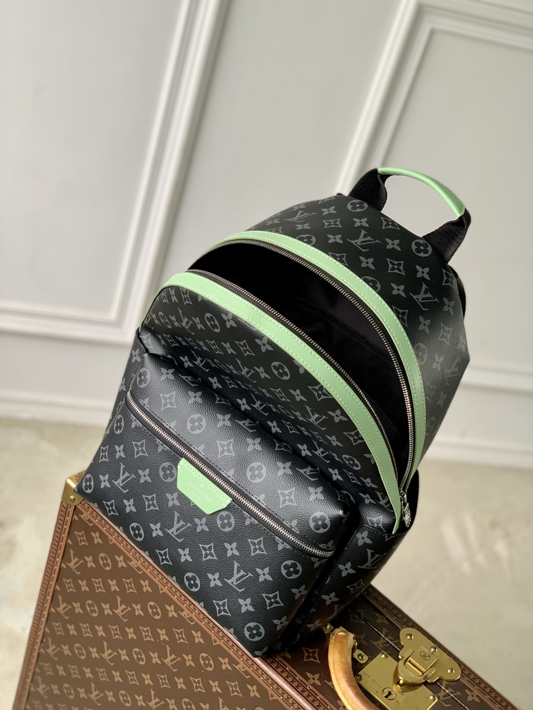 l0vis Vvtt0n discovery backpack-m14884-38 x 20 x 29cm