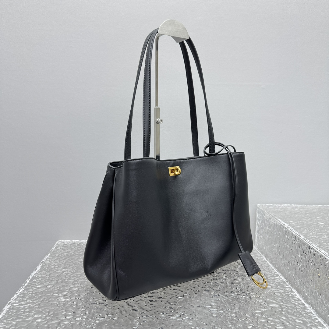 Ba1en*iaga tote bag-33*11*27cm