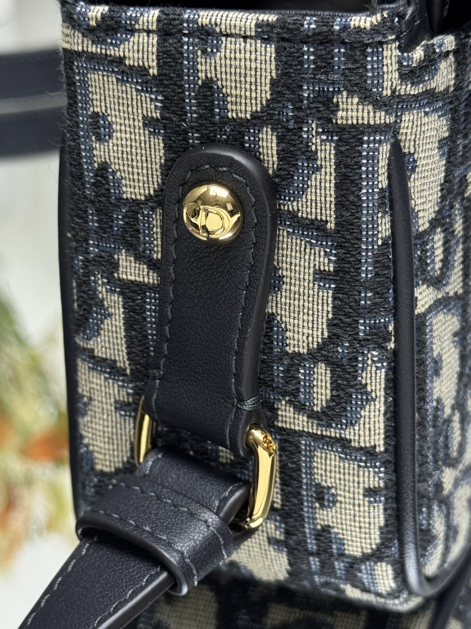 di0r small 30 montaigne pocket bag blue D10r oblique jacquard and smooth calfskin-20 x13.5 x5.5cm