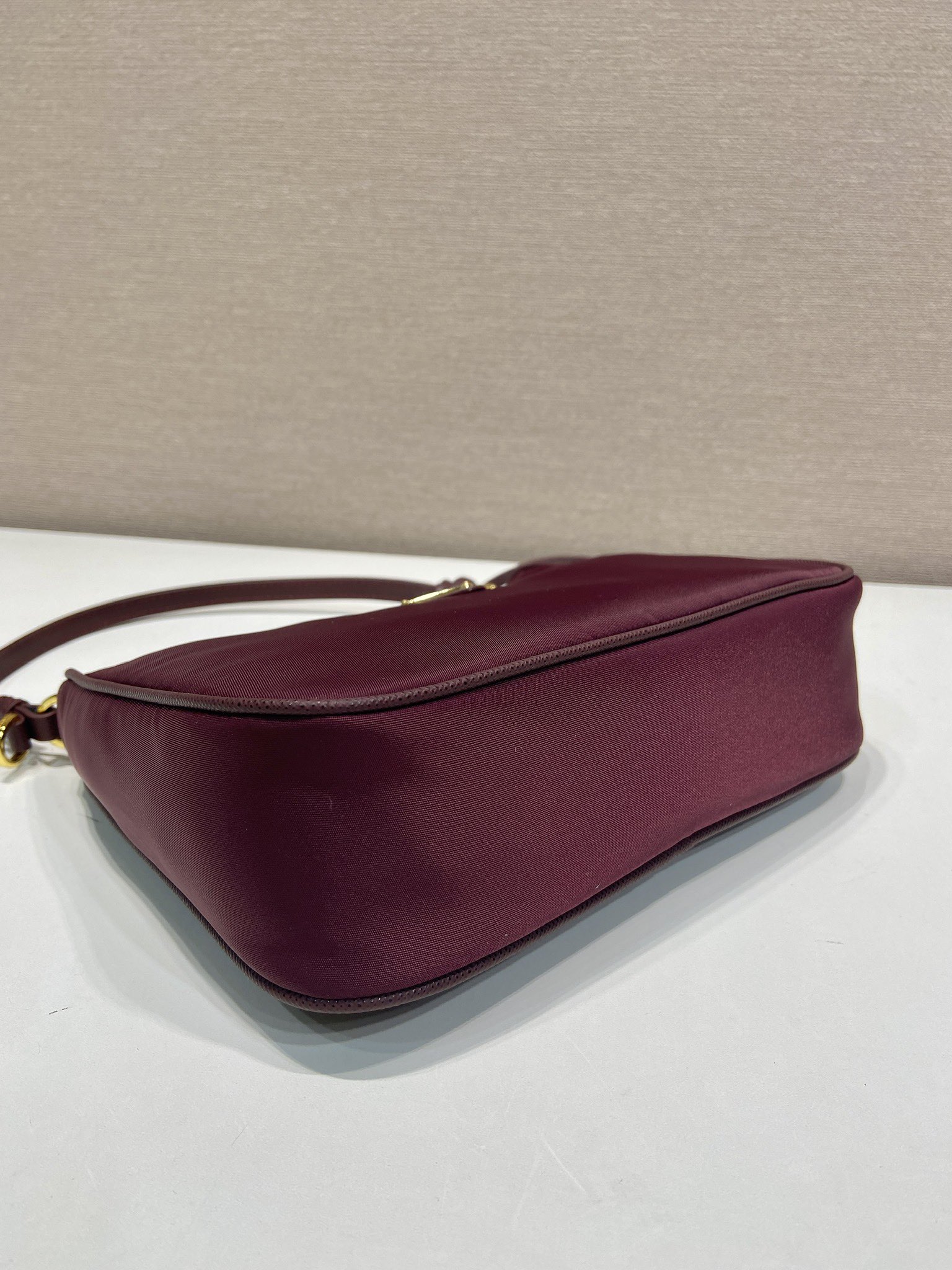 Pra*a re-edition 2005 hobo bag-22*18*6.5cm