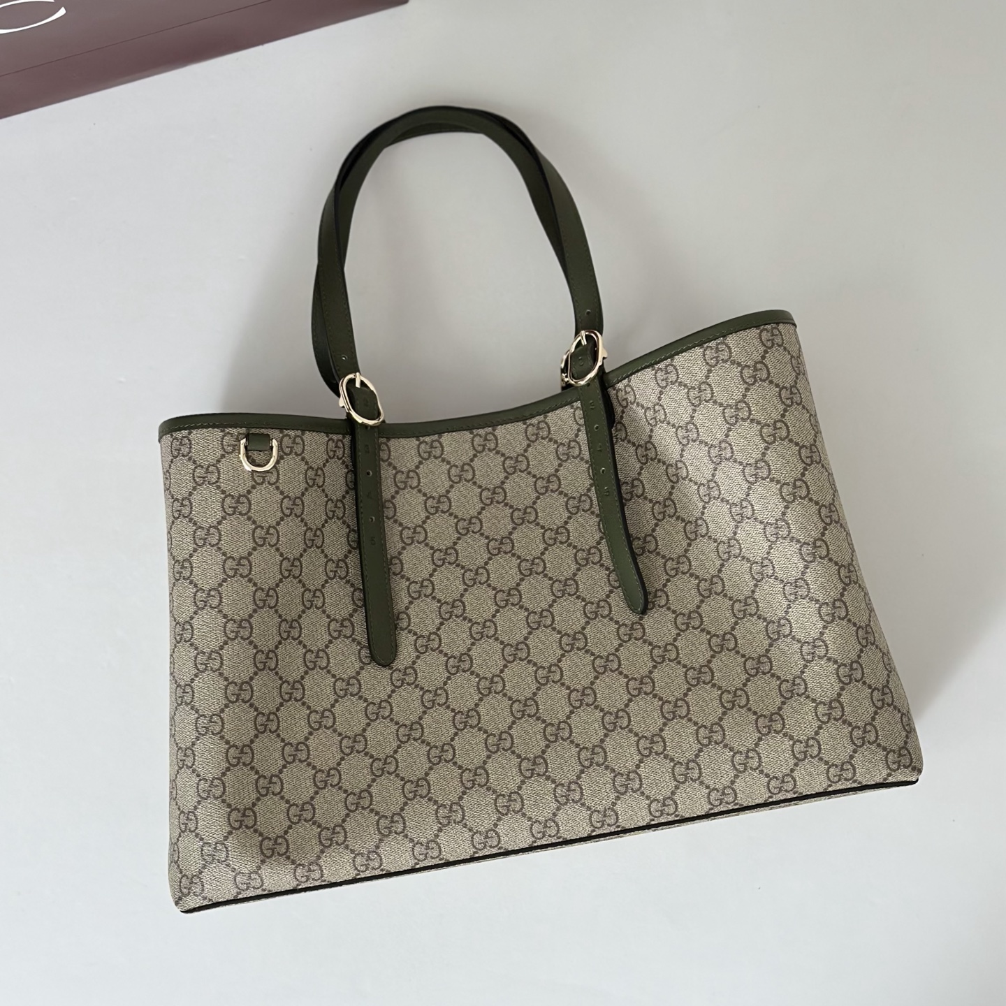Gvc*1 medium emblem shoulder bag-38*25.5*15cm