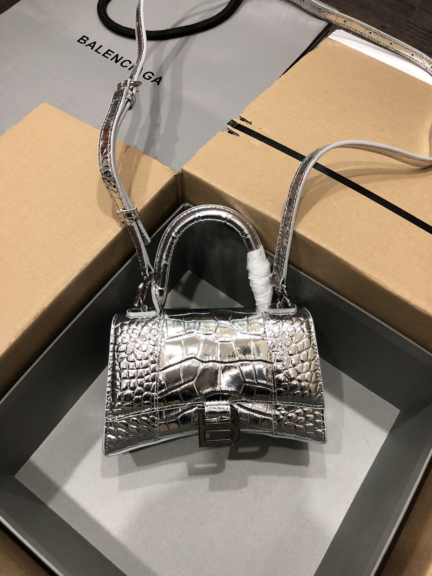 Ba*len*cia*ga small hourglass bag-13*8*19cm