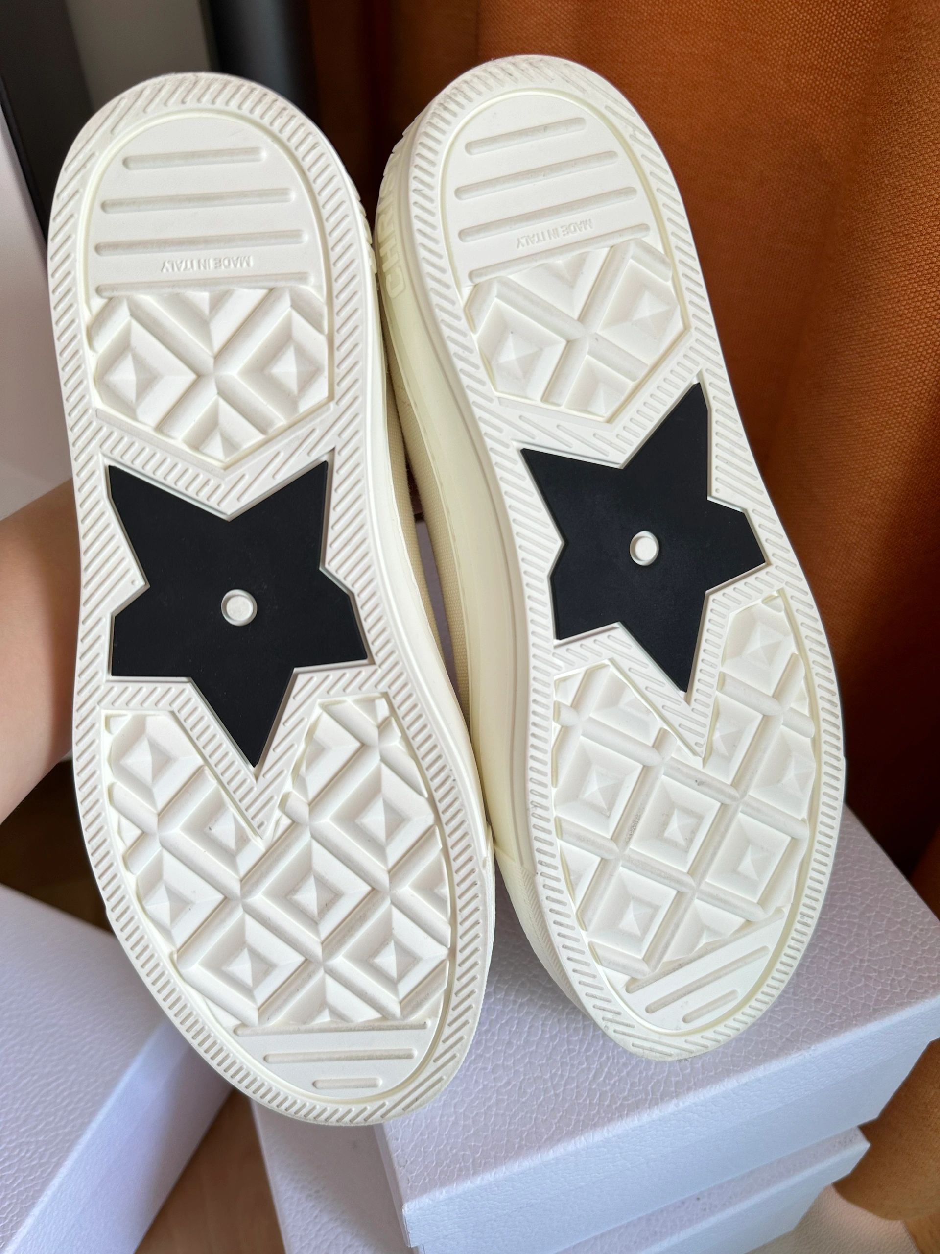 D*or sneakers
